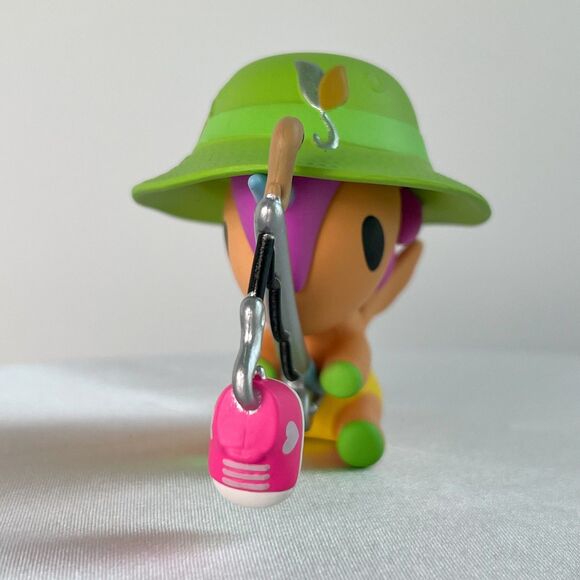 Tokidoki Gone Fishin' Fun in the Sun Unicorno Fishing Rod Unicorn Beach Figure - Picture 3 of 10